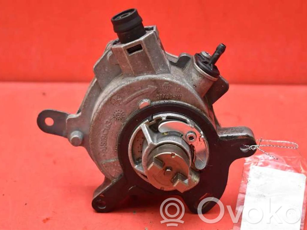 Ford Focus Pompe à vide 