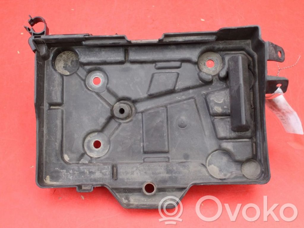 Chrysler Delta Bandeja para la caja de la batería 