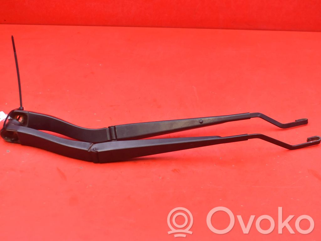 Saab 9-5 Wischerarm vorne 