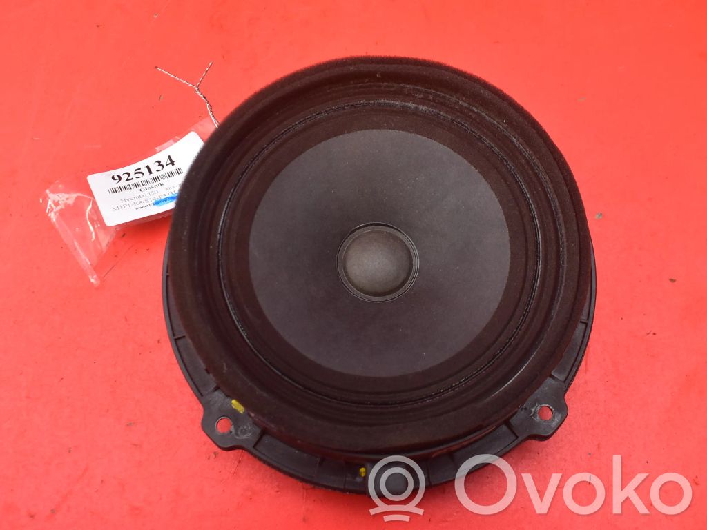 Hyundai i30 Altavoz subwoofer 