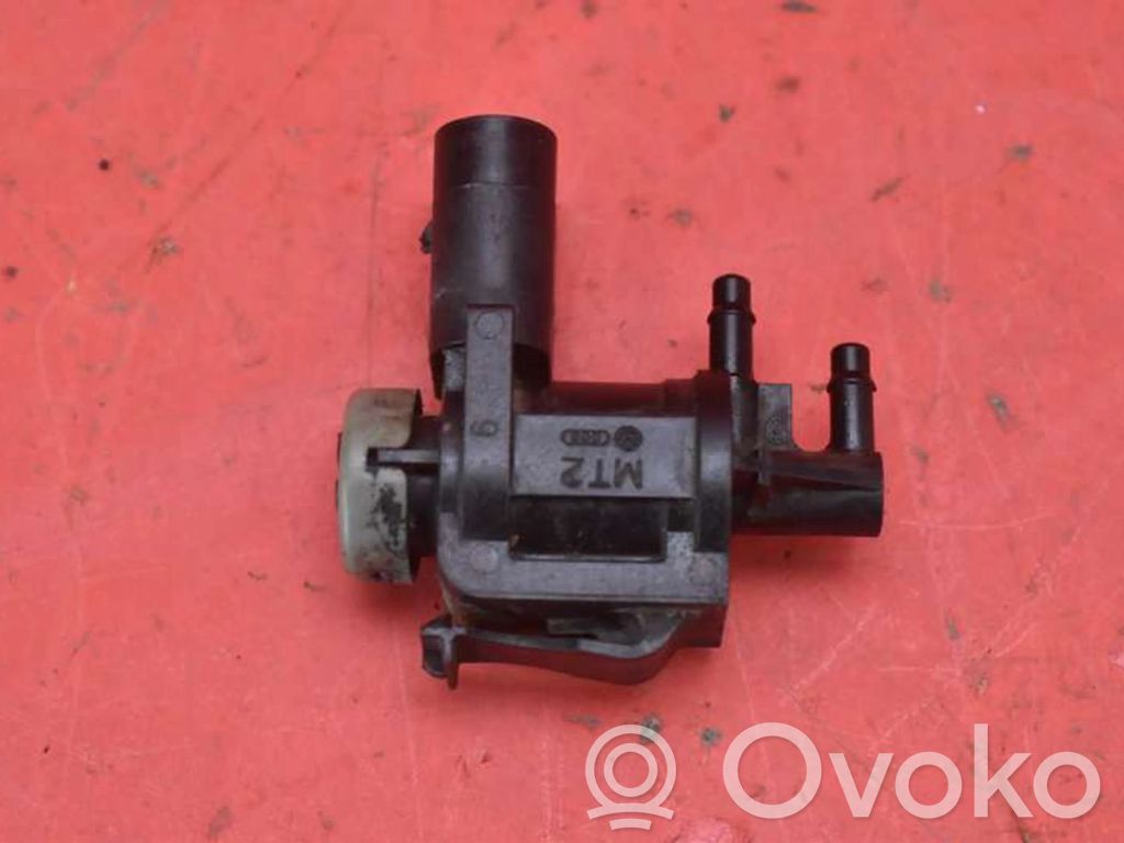 Audi A4 S4 B7 8E 8H Valvola di depressione 
