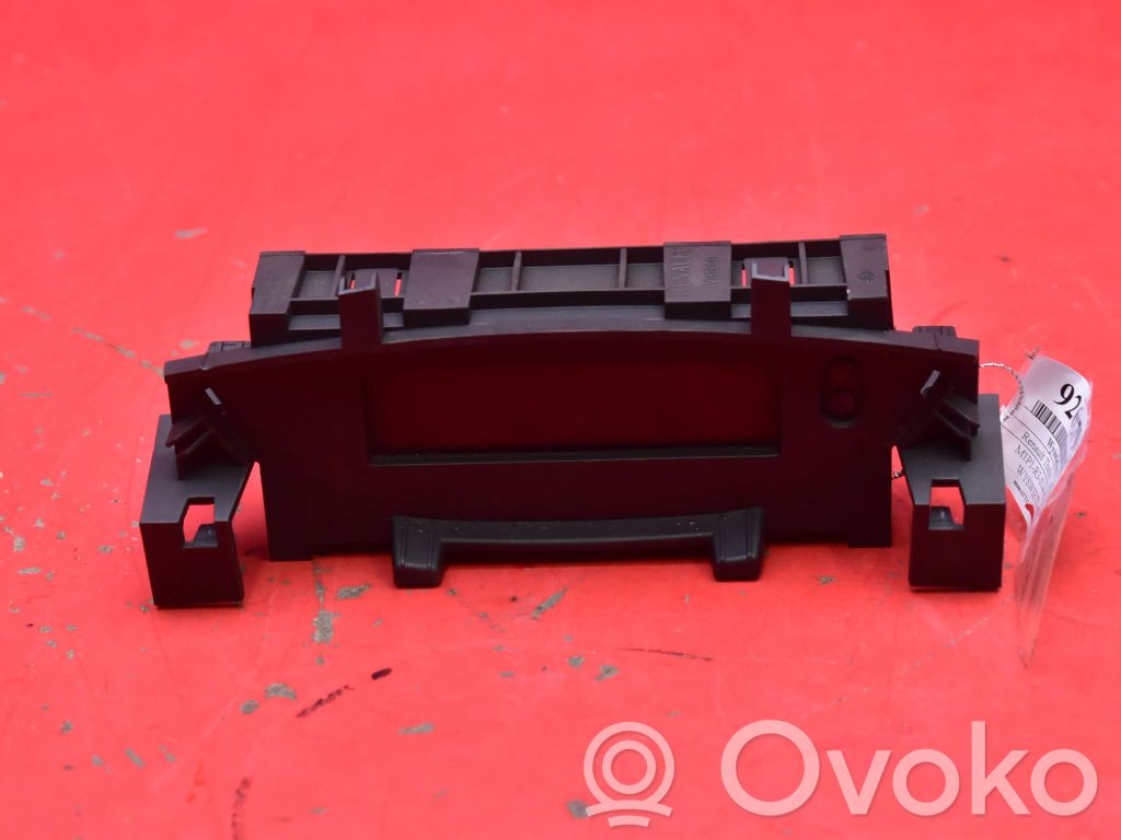 Renault Thalia I Panel / Radioodtwarzacz CD/DVD/GPS 