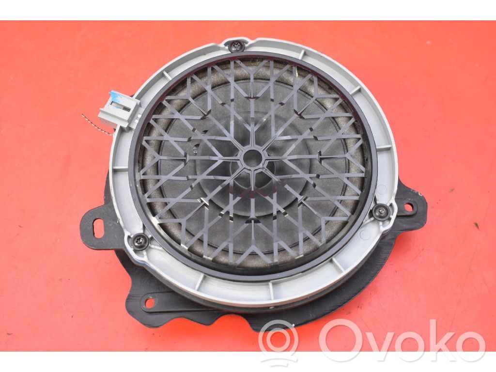 Peugeot 2008 I Subwoofer 