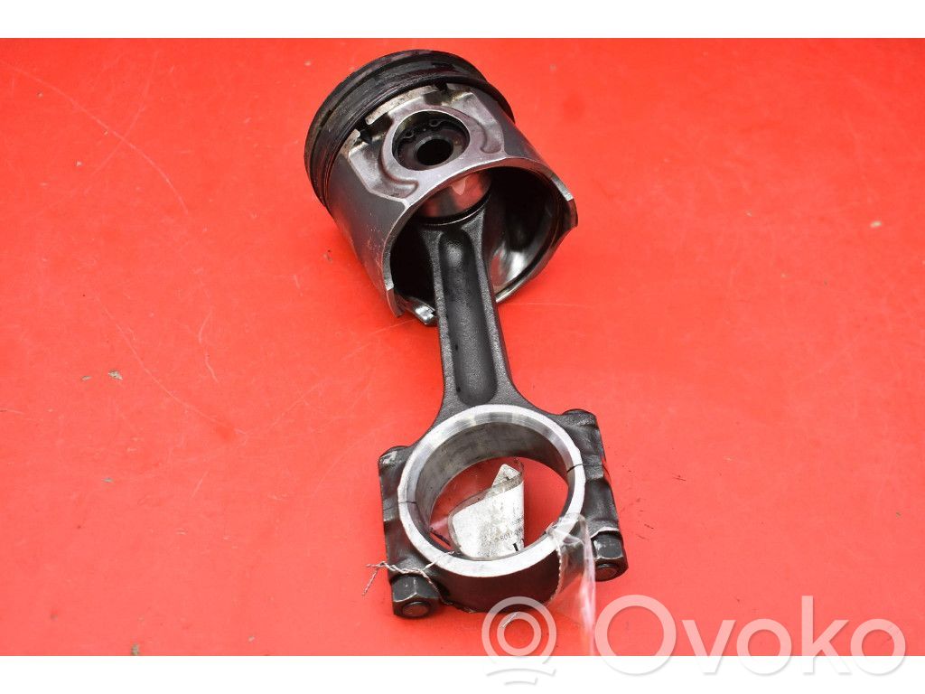 AC 428 Piston 
