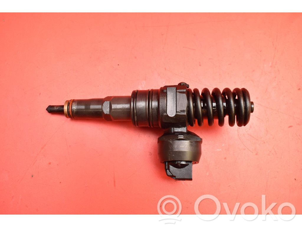 Inyector de combustible   038130073AK,038130073AK