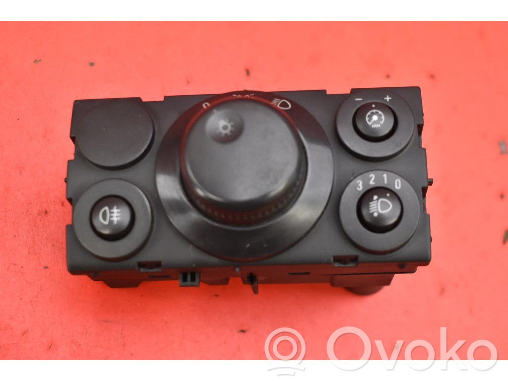 Opel Astra H Light switch 