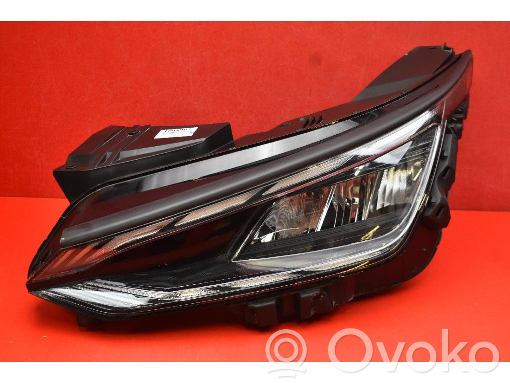 AC 428 Lampa przednia 