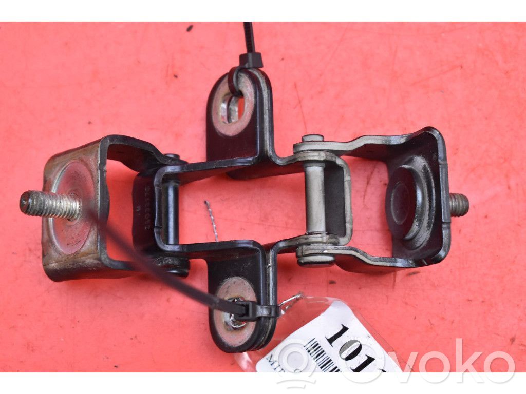 Tailgate/trunk/boot hinge   39033176,39033176