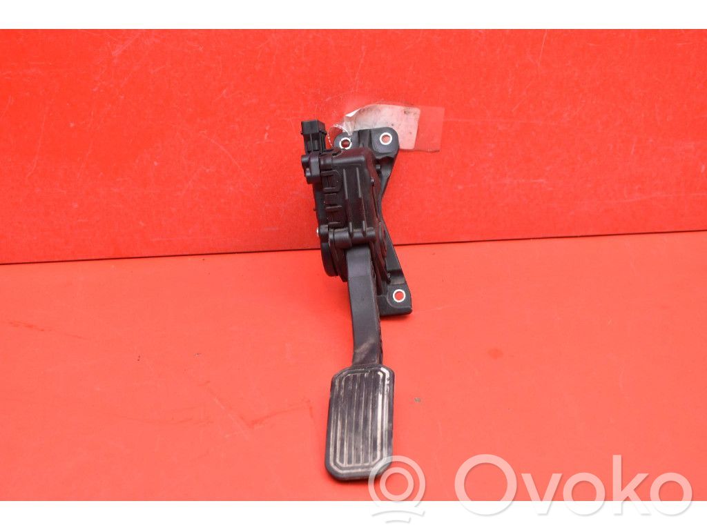Toyota Yaris Verso Gaspedal