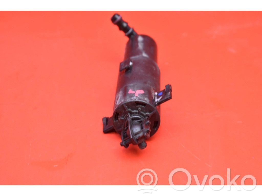 BMW 7 F01 F02 F03 F04 Windshield washer spray nozzle 