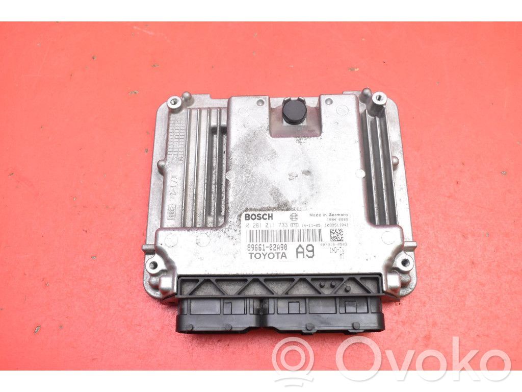 Toyota Corolla E120 E130 Unité de commande, module ECU de moteur 