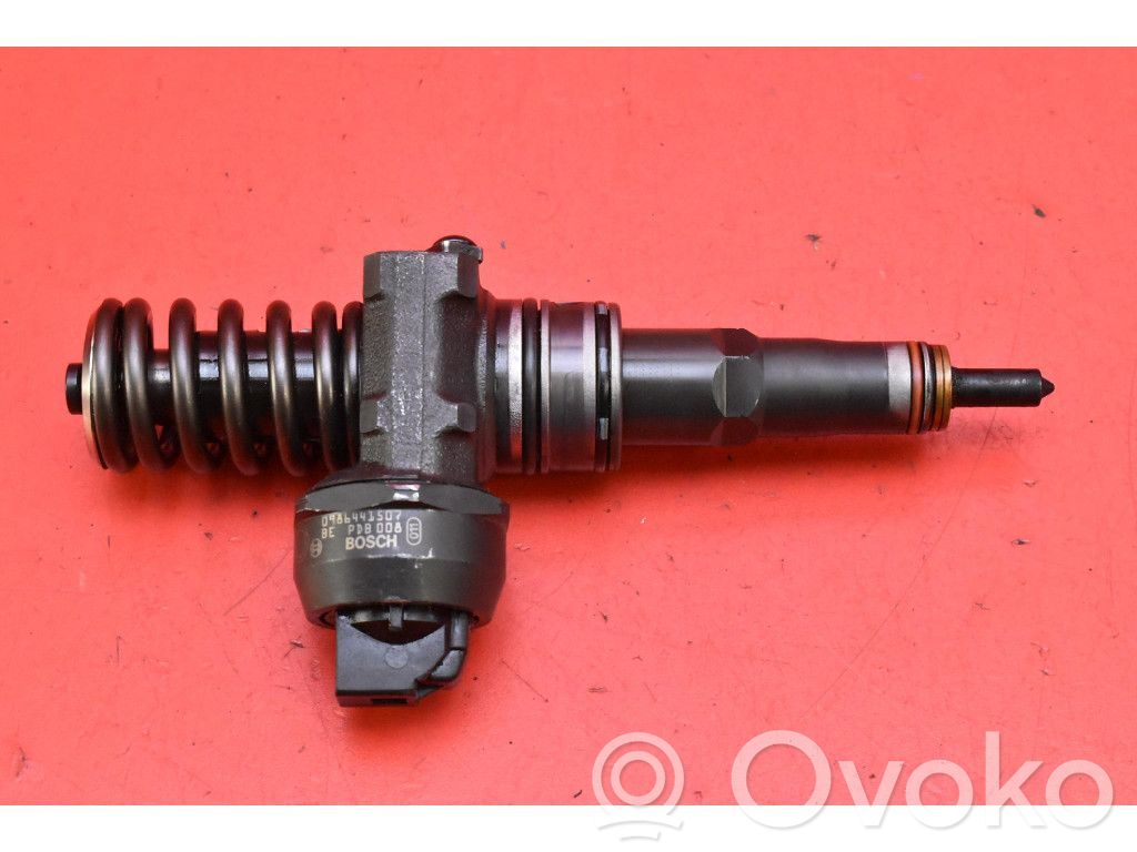 Volkswagen Golf IV Inyector de combustible 