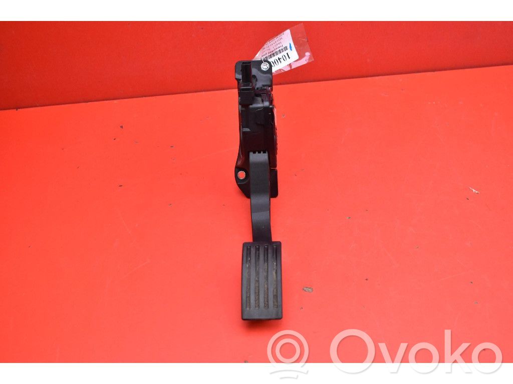 Accelerator throttle pedal   BBM241600A,BBM241600A