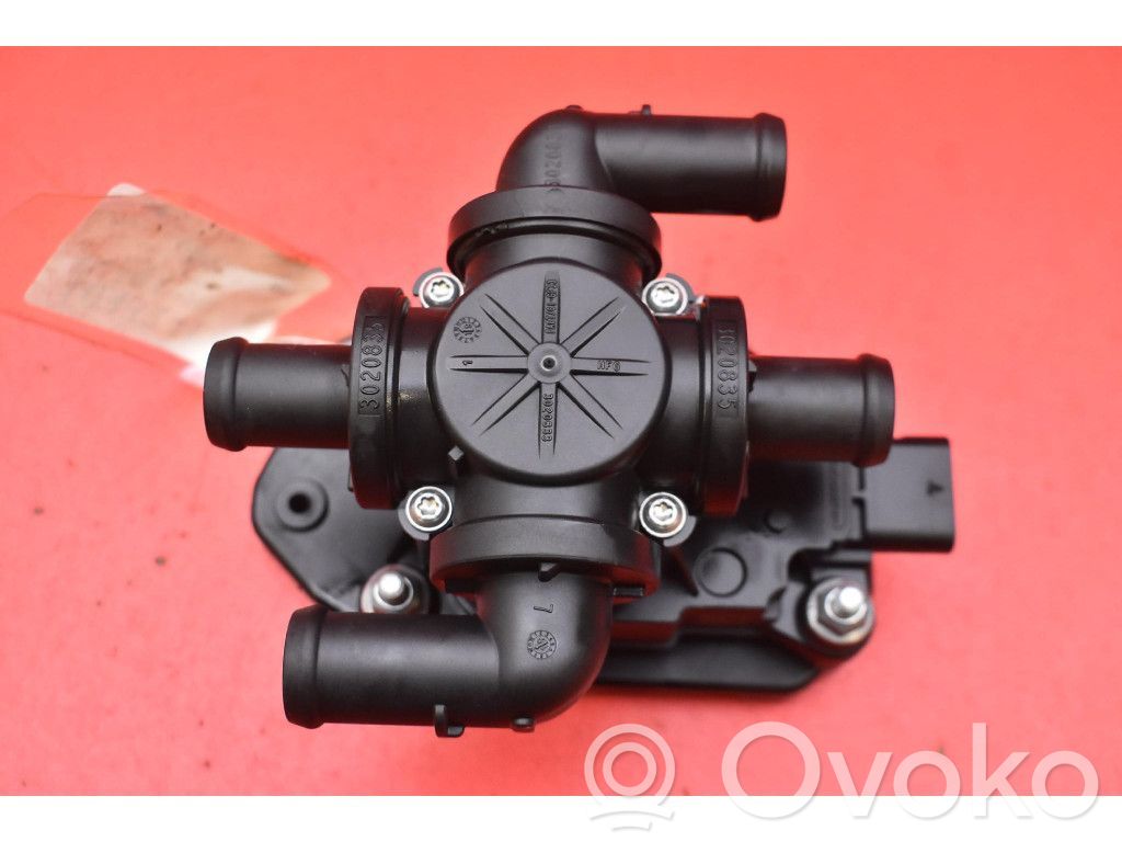 Pompe de circulation d'eau   4KE963375J,4KE963375J