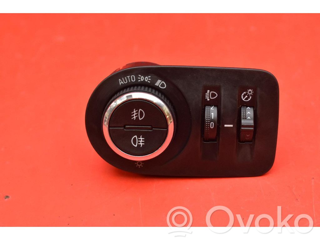 Opel Astra J Light switch 