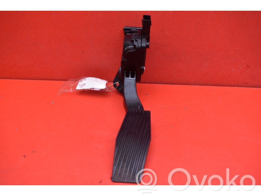 Opel Astra J Pedal del acelerador 
