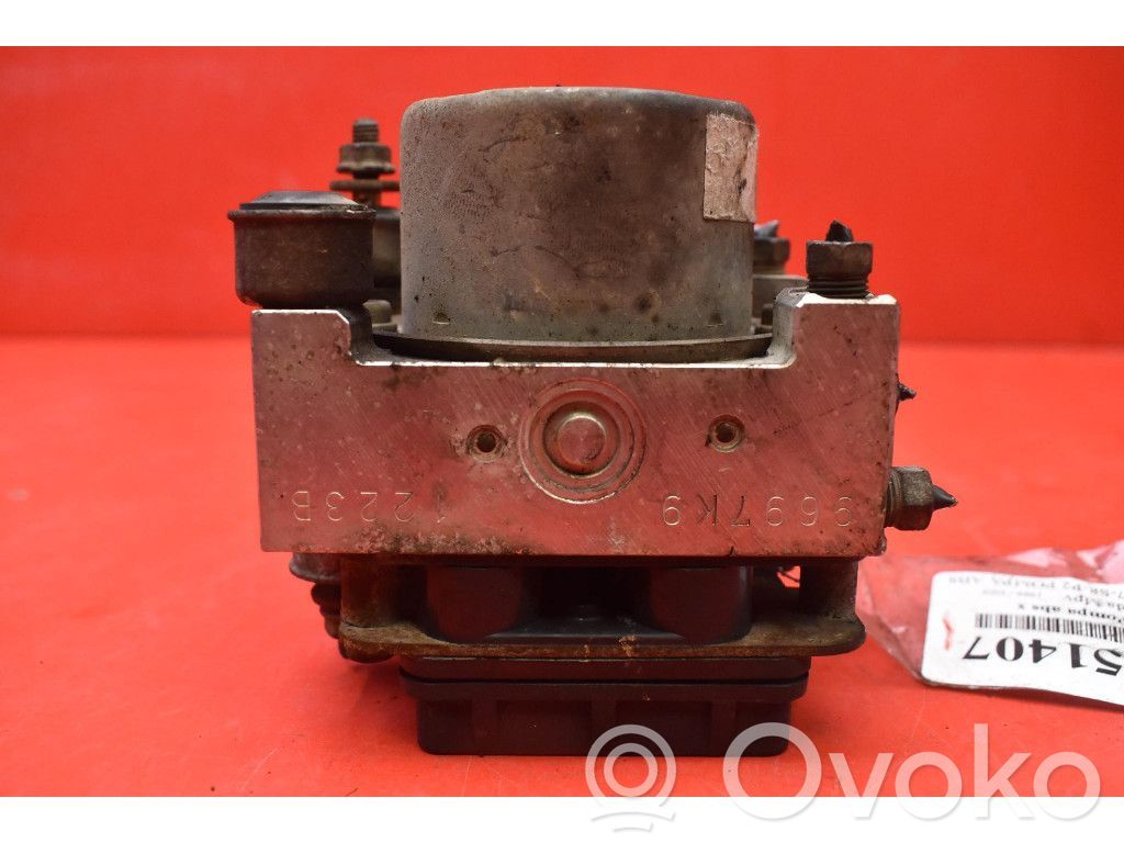 Mazda MPV II LW ABS Pump 