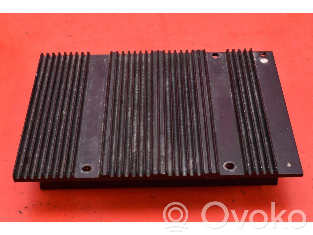 Volvo XC90 Sound amplifier 