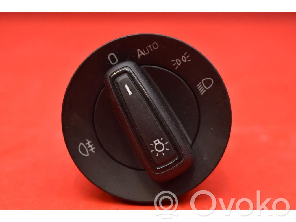 Skoda Fabia Mk1 (6Y) Light switch 