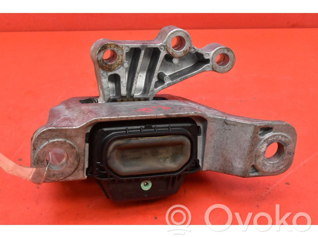 Ford Focus Engine mount vacuum valve 