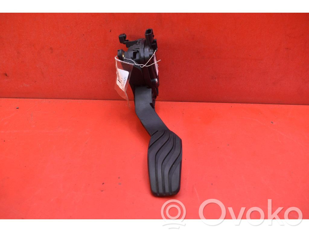 Nissan Micra C+C Pedal del acelerador 