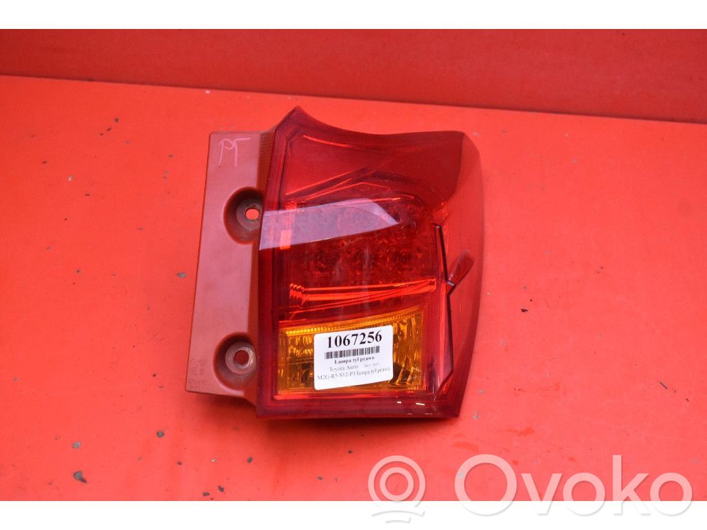 Toyota Auris E180 Luci posteriori 