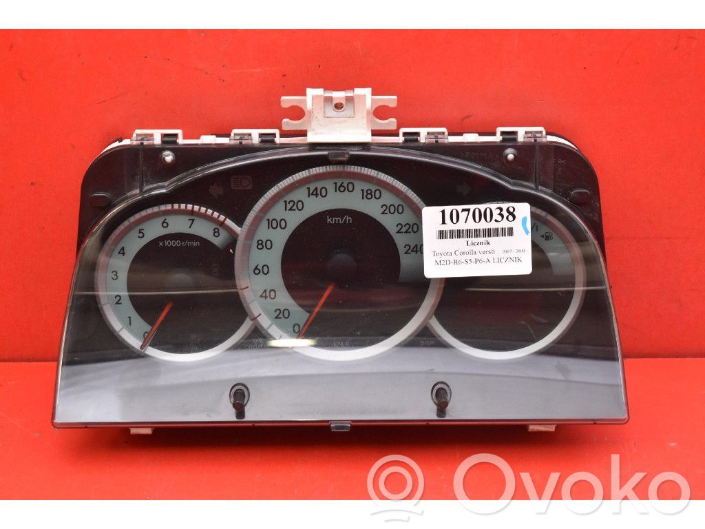 Toyota Corolla Verso E121 Speedometer (instrument cluster) 