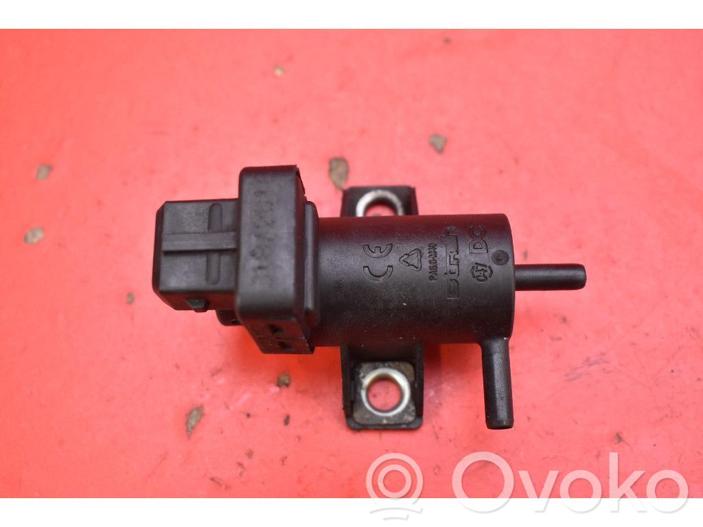 Vacuum valve   8200762162,8200762162