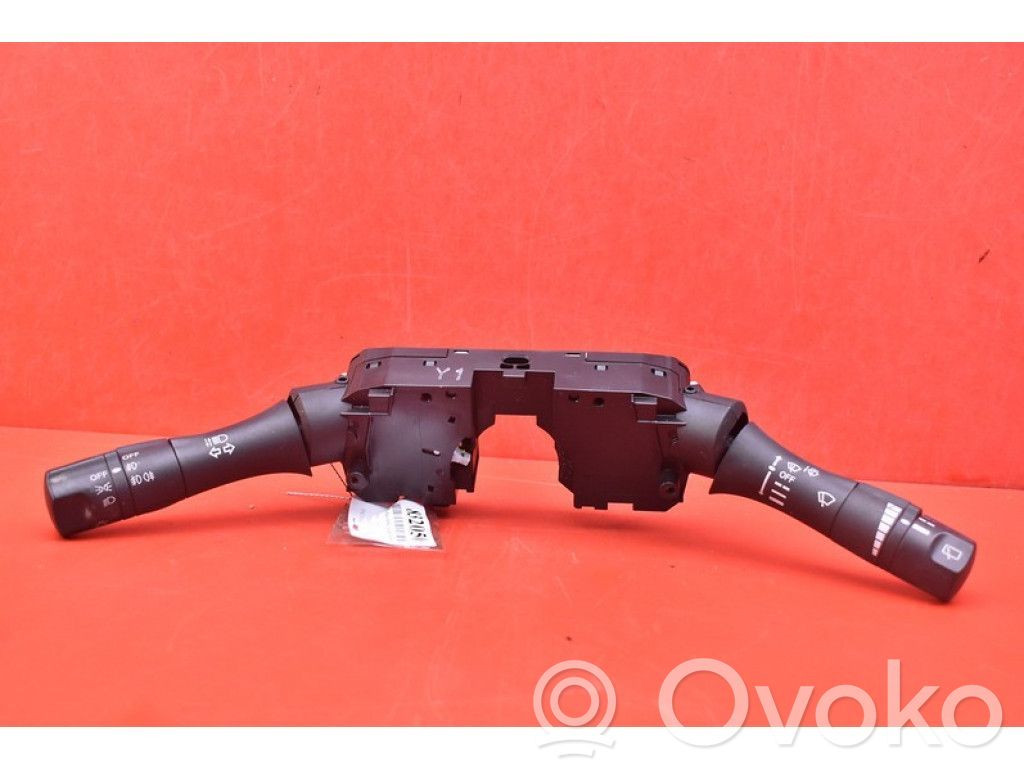 Nissan Juke I F15 Autres commutateurs / boutons / leviers 
