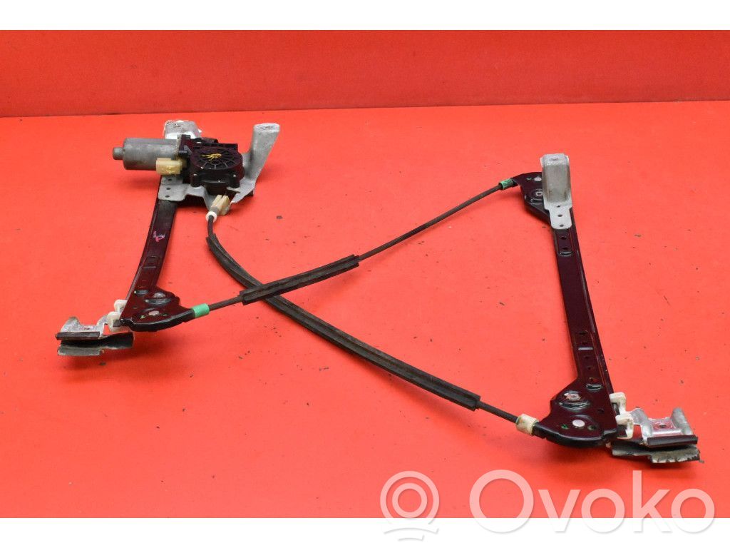 Chrysler Pacifica Front door window regulator with motor 