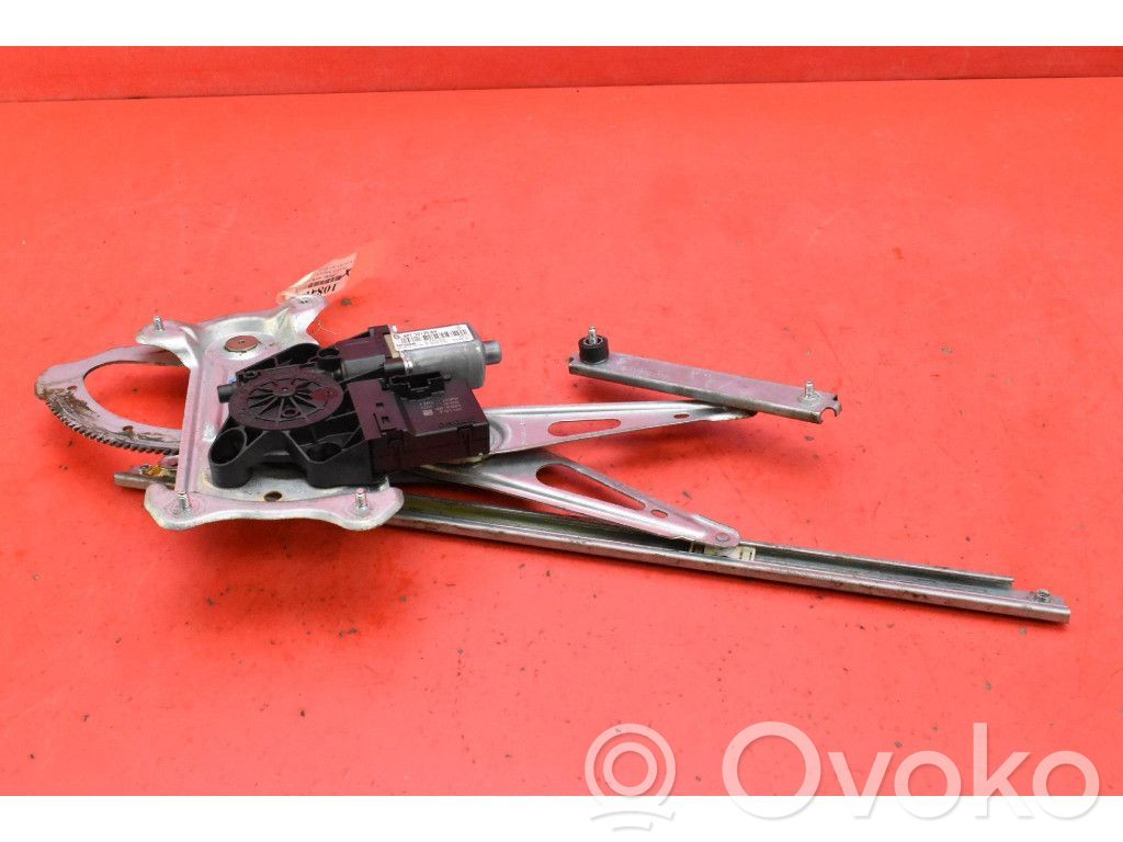 Elektryczny podnośnik szyby drzwi przednich   807203154R,807203154R
