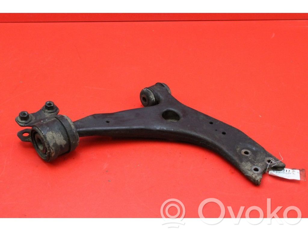 Ford Focus C-MAX Triangle bras de suspension inférieur avant 