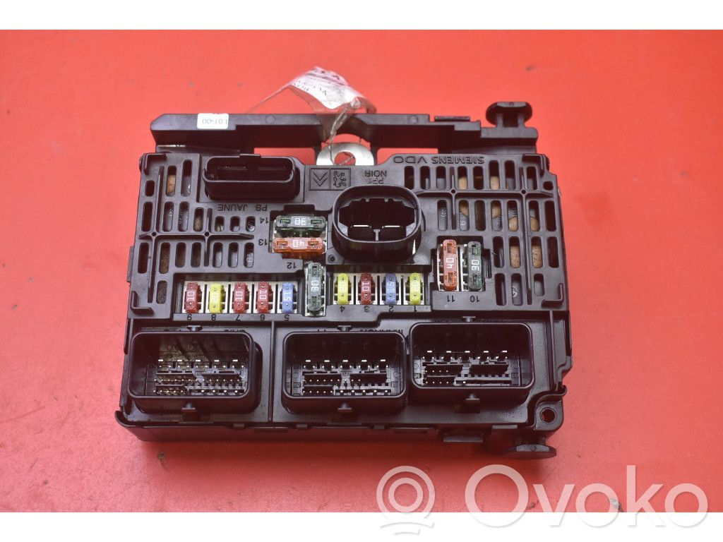 Peugeot 407 Juego de caja de fusibles 