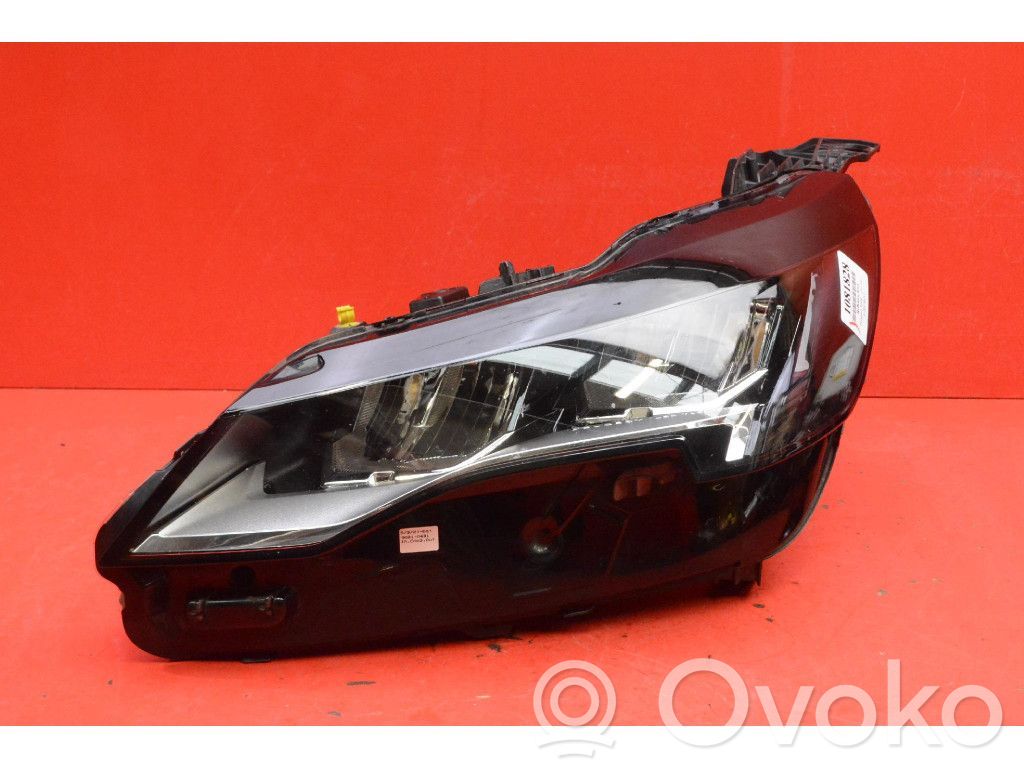 Peugeot 5008 Lampa przednia 