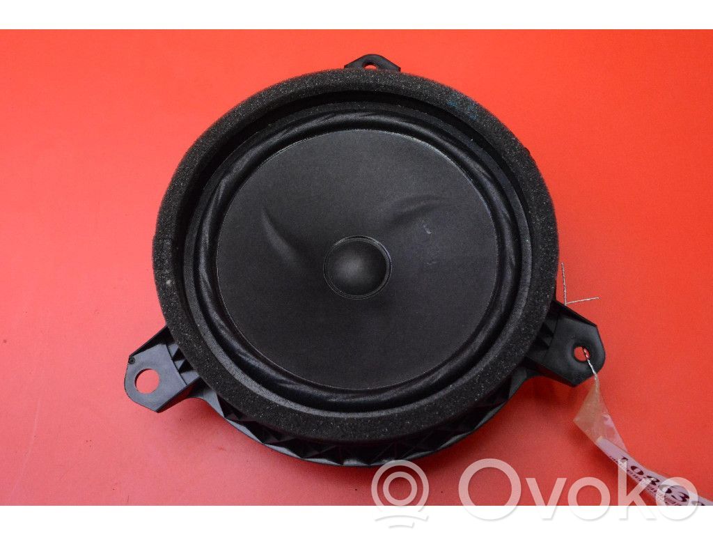 Lexus UX Subwoofer 
