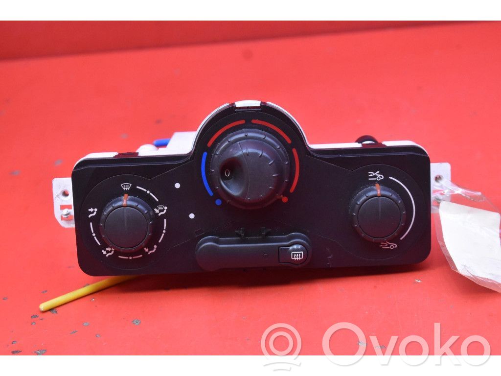 Renault Clio III Climate control unit 