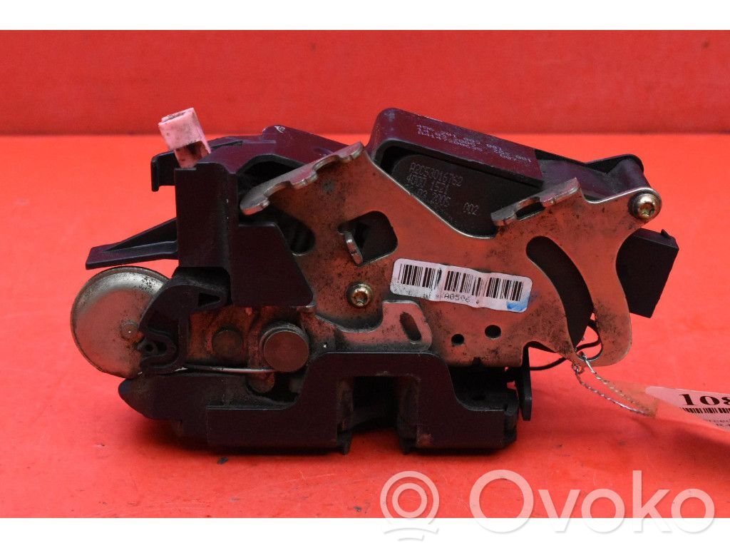 Mercedes-Benz Vaneo W414 Zamek drzwi przednich 