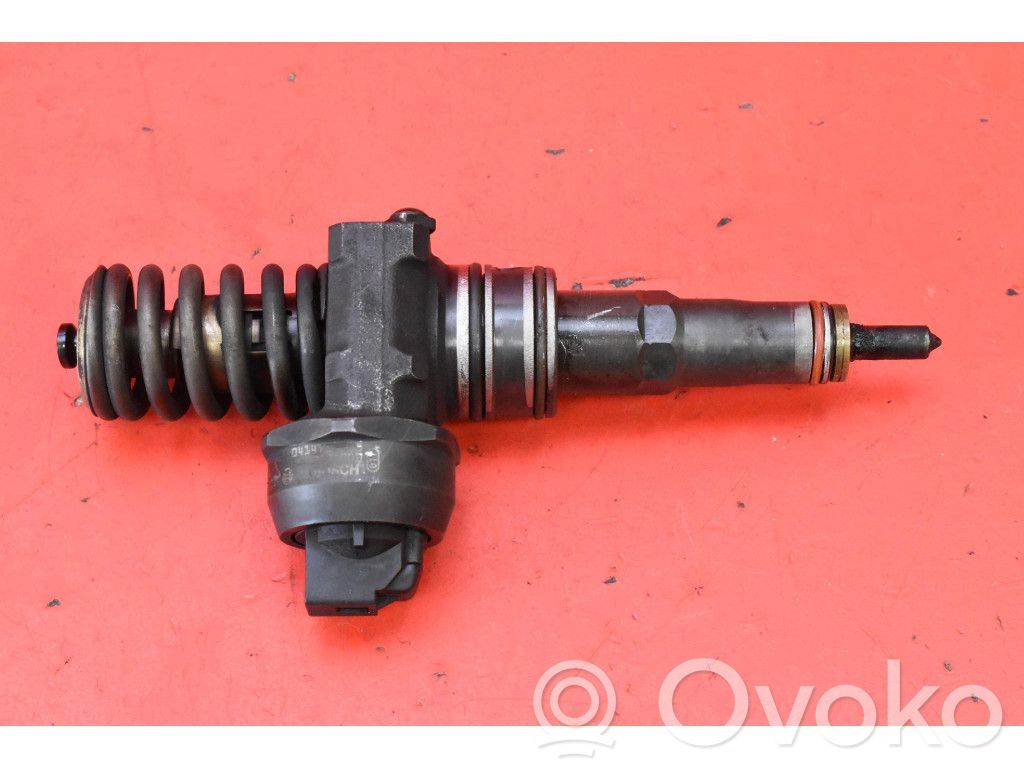 Volkswagen PASSAT B6 Injector combustibil 