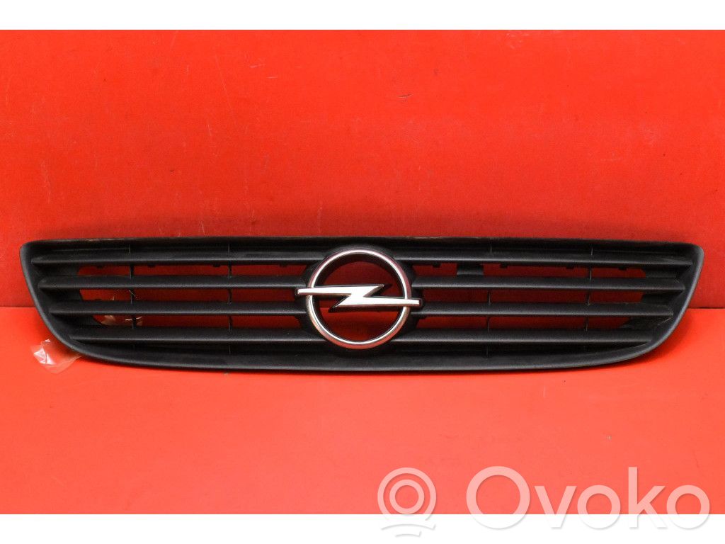 Opel Zafira A Etusäleikkö 