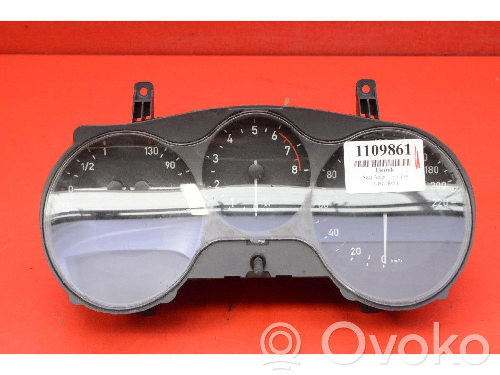 Seat Altea XL Geschwindigkeitsmesser Cockpit 
