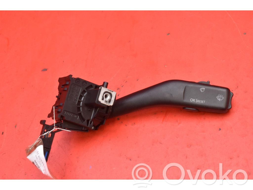Skoda Octavia Mk2 (1Z) Interruttore fari e tergicristallo