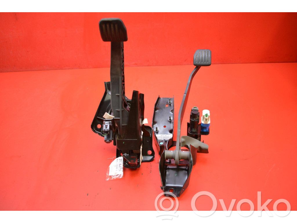 Ford Mondeo MK IV Akceleratoriaus pedalas 