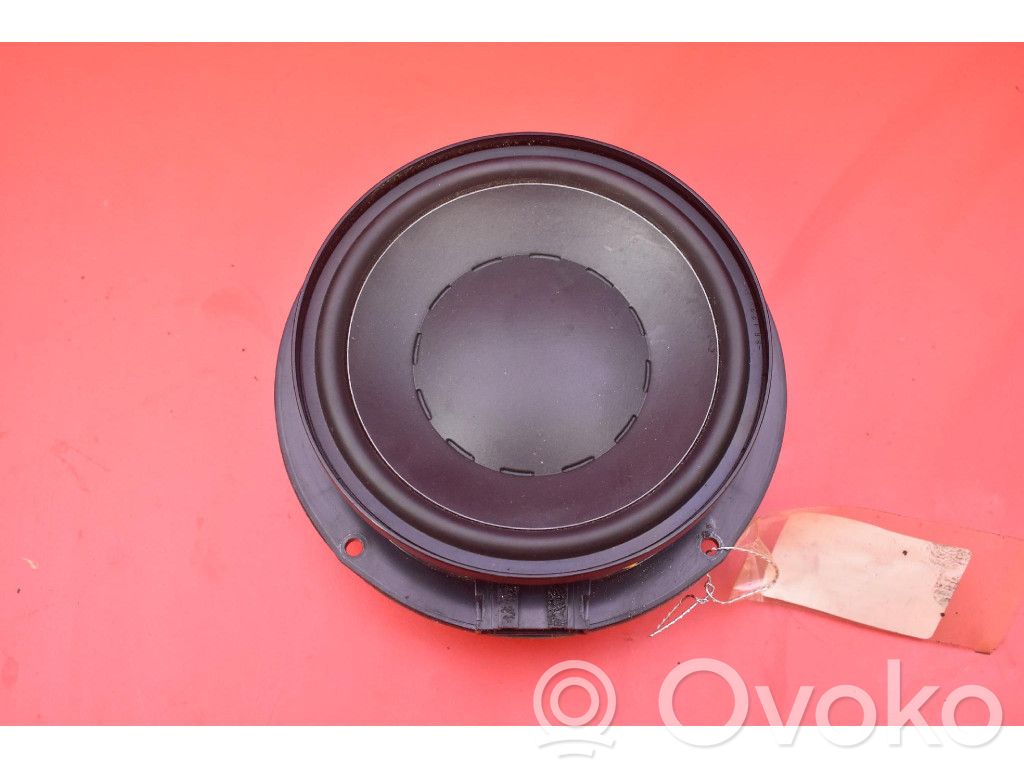 Volkswagen Scirocco Subwoofer-bassokaiutin