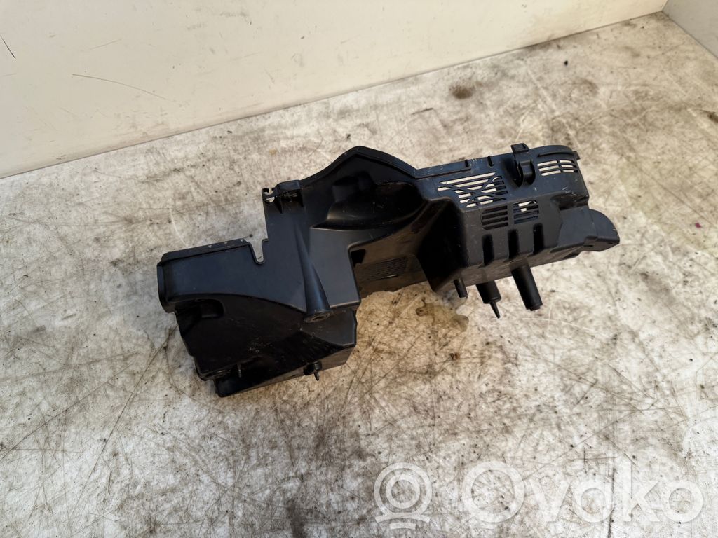 Peugeot 508 Fuse box cover 