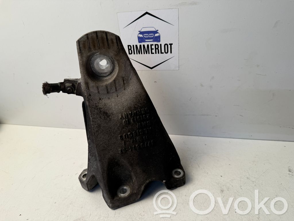 BMW 5 E60 E61 Engine mounting bracket 
