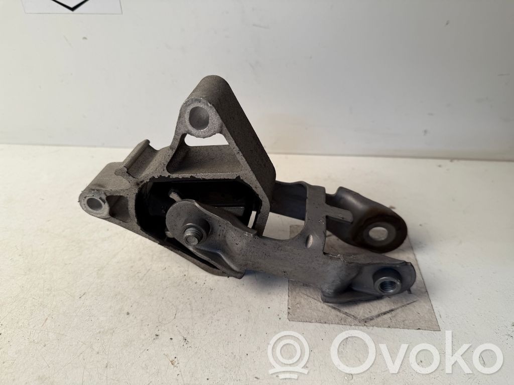 Mercedes-Benz CLA C117 X117 W117 Engine mount bracket 