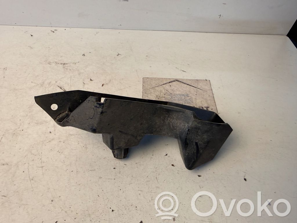 Ford Focus Priekinis laikiklis bamperio 
