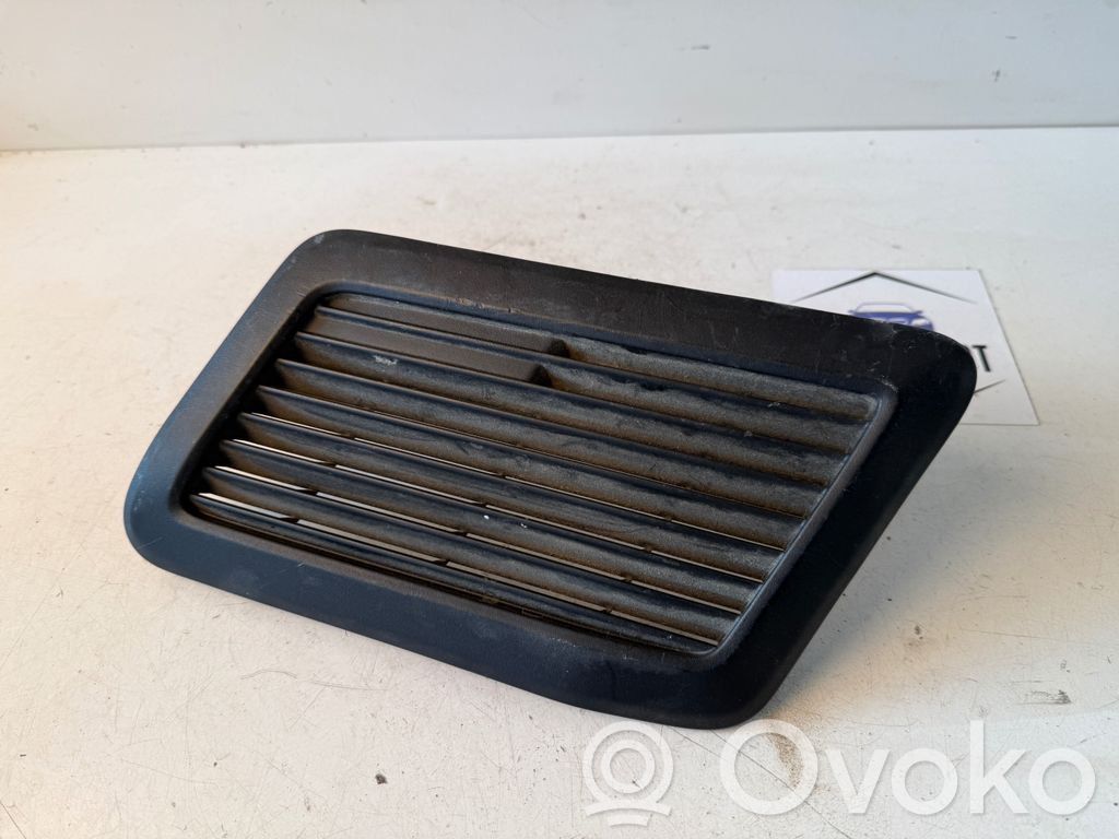 Ford Focus Évent de pression de quart de panneau 