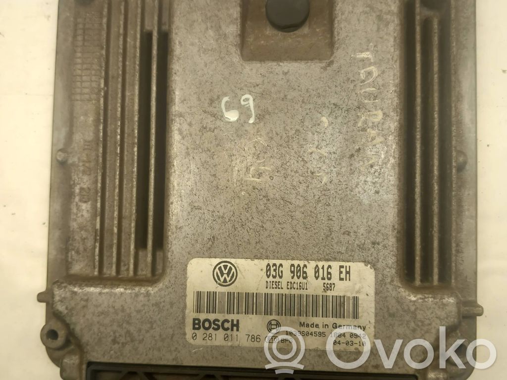Volkswagen Touran I Engine control unit/module 
