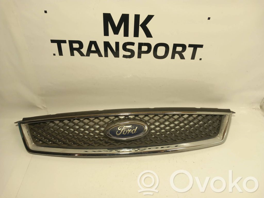 Ford Focus Front bumper upper radiator grill 
